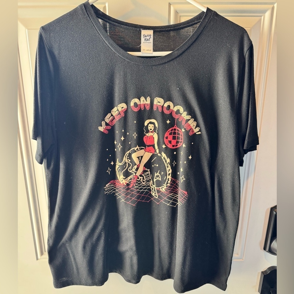 Daisy Black Tee with Red and White Graphic